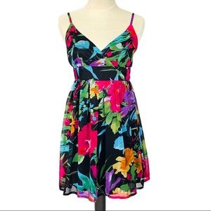 ☘️5 for $25☘️ Millau Living Color Flowered Sleeveless Blouse Medium